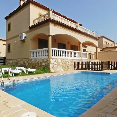 Con Piscina Сasa de vacaciones
